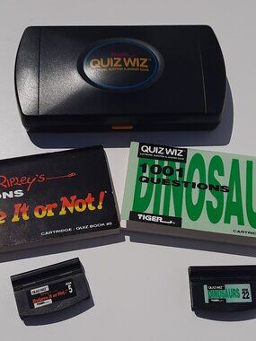 Quiz Wiz Tiger Electronics 1993 Handheld Quiz Game w/ Dinosaurs & Ripley's Games